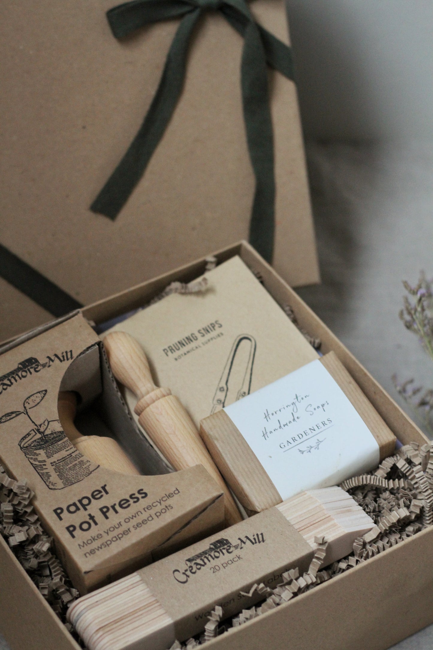gift box ideal for a gardener