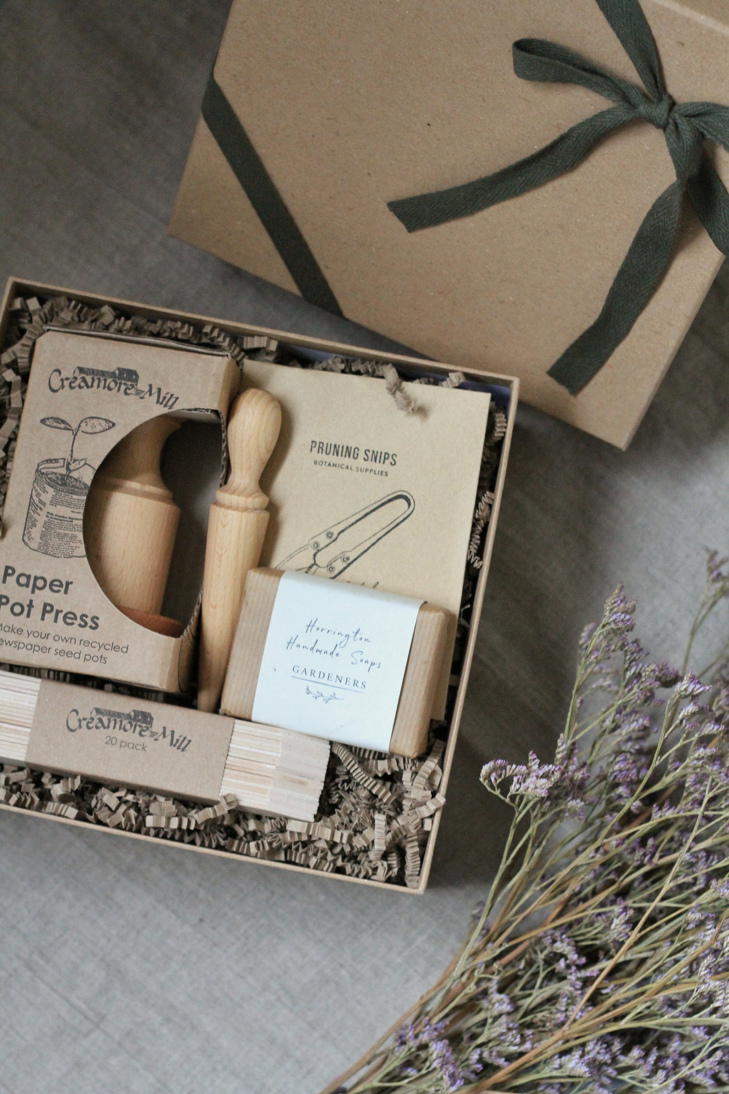 gift box ideal for a gardener
