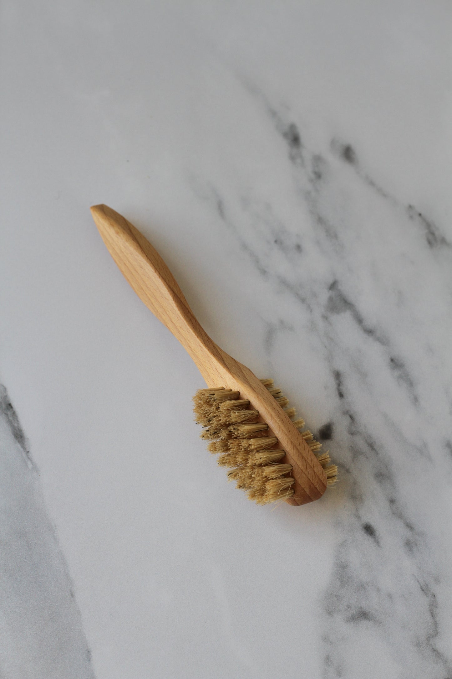 long handle beech nail brush