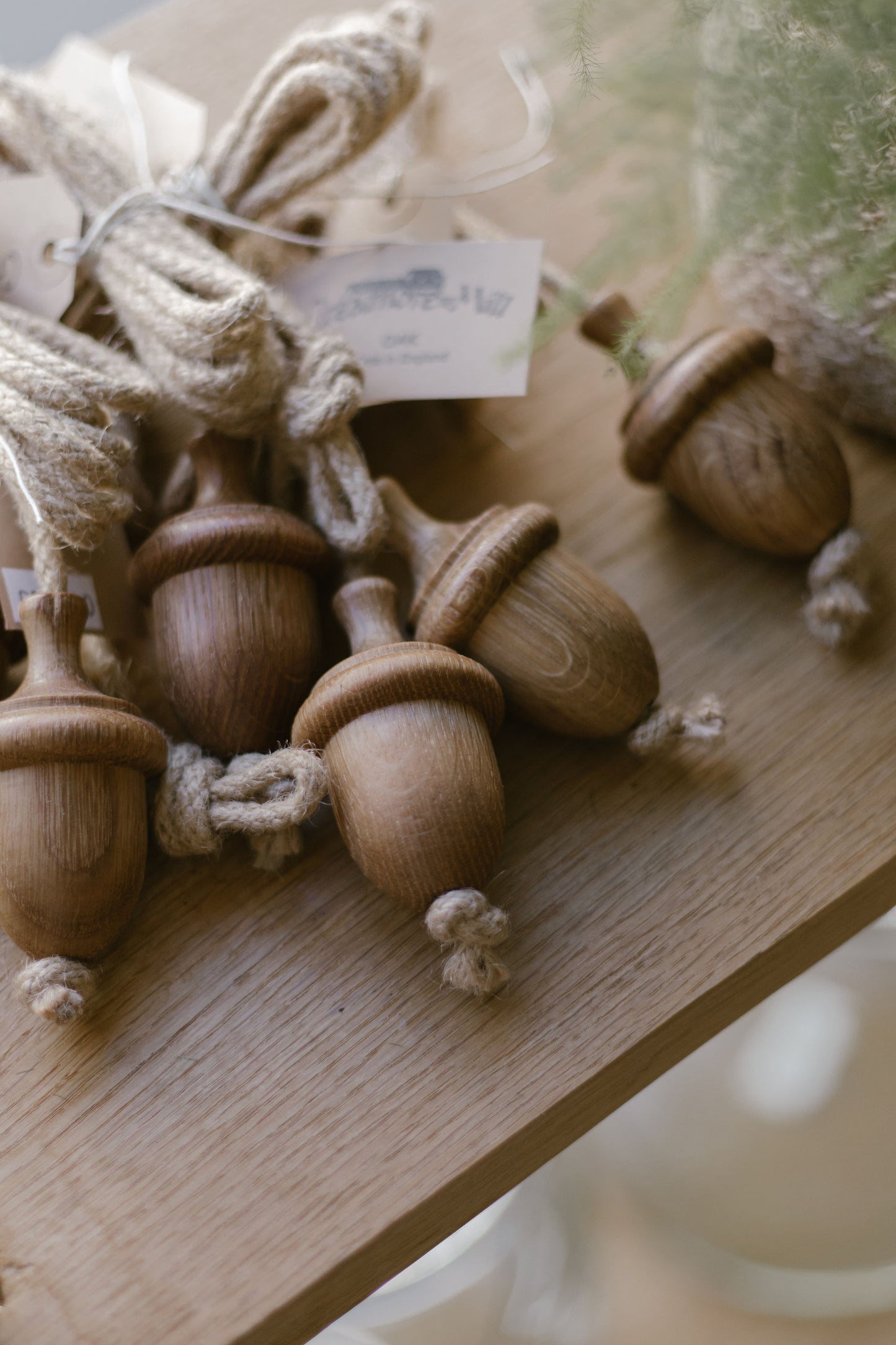 acorn wooden light pull