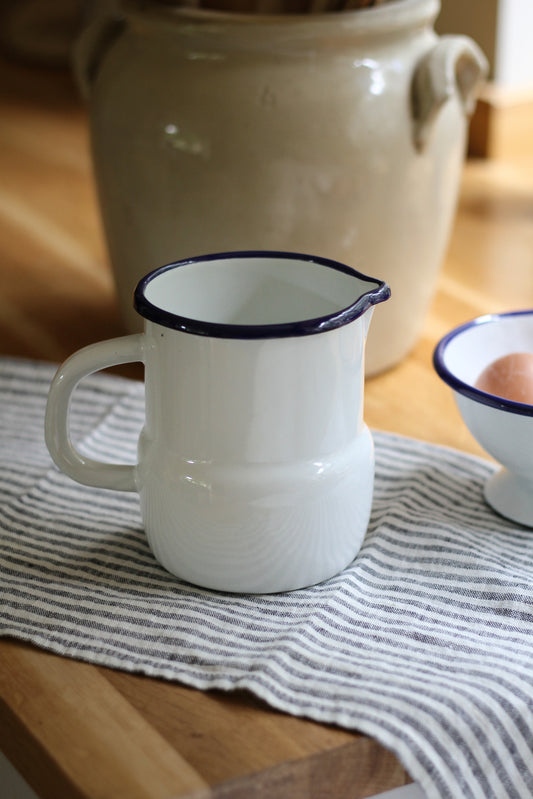 white enamel jug 0.75ltr