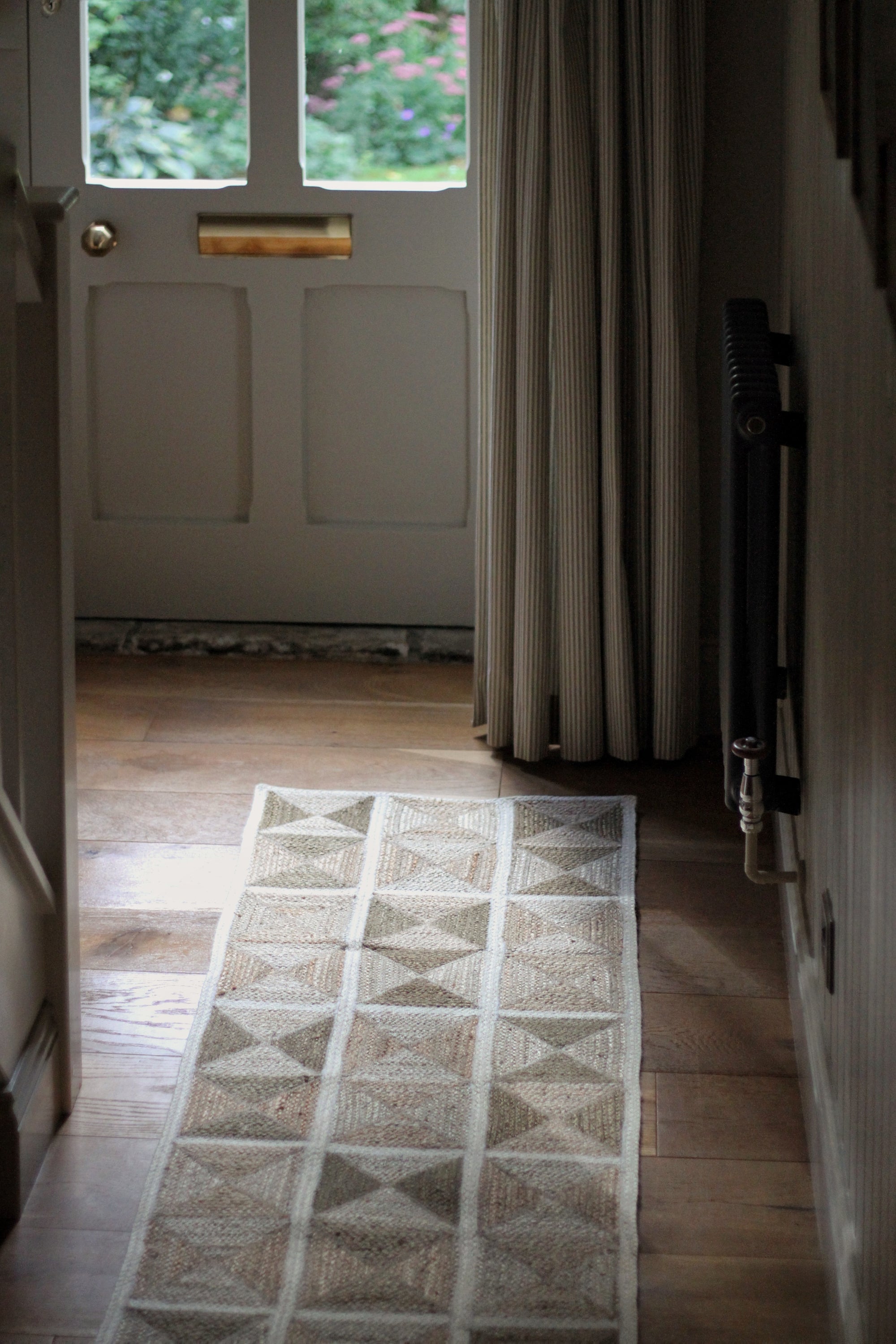 harlequin design in neutral shades of jute 