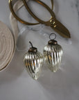silver ribbed tree decorations 