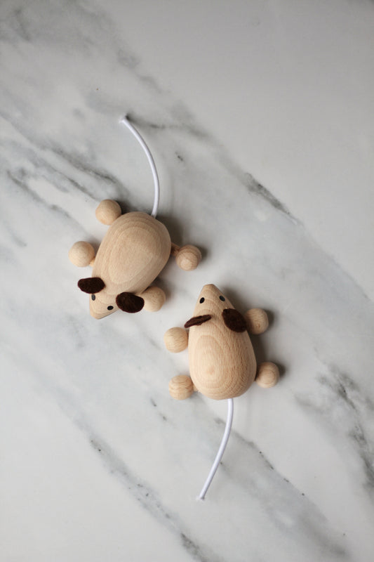 small wooden mouse toy with weels