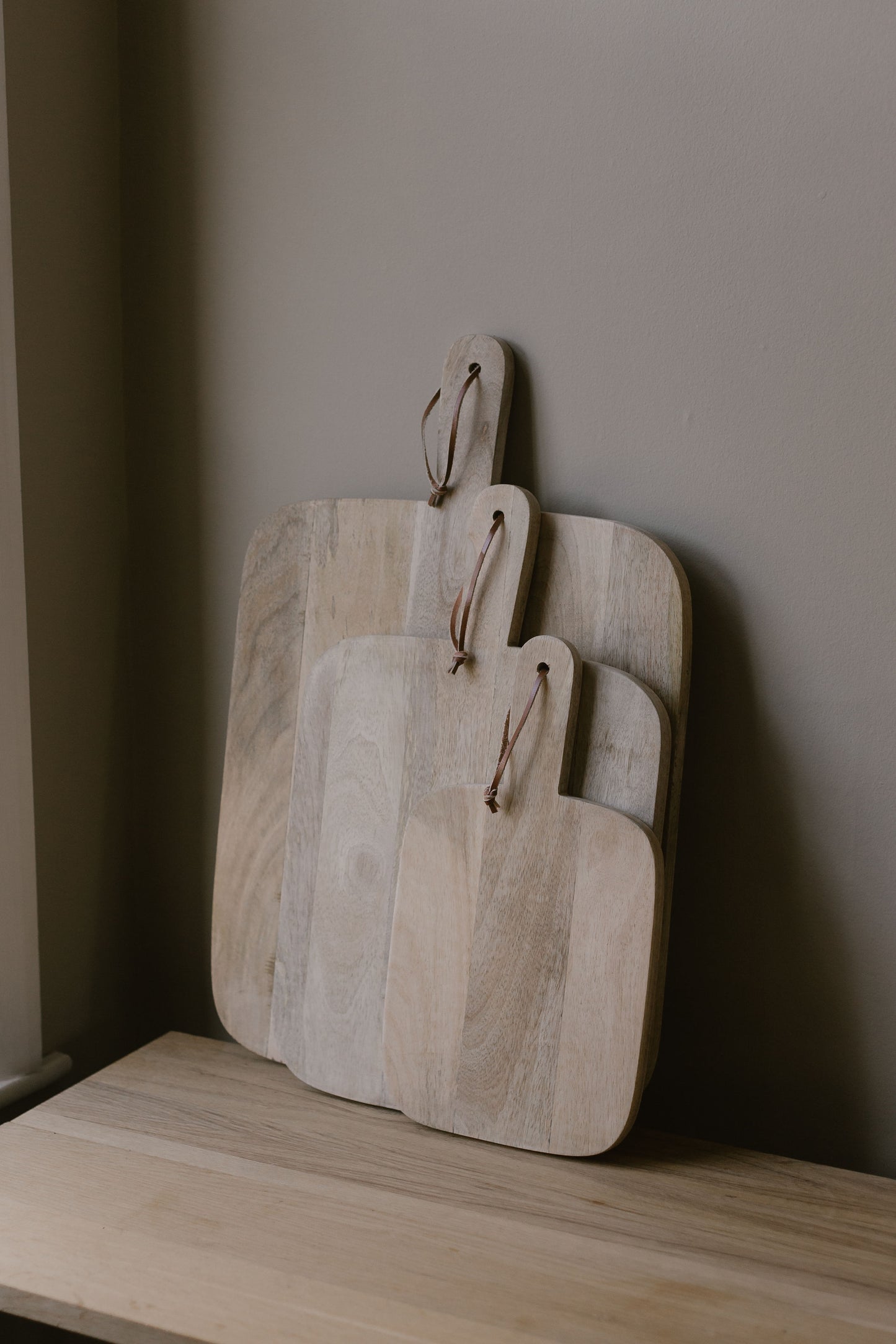 mango wood chopping board 