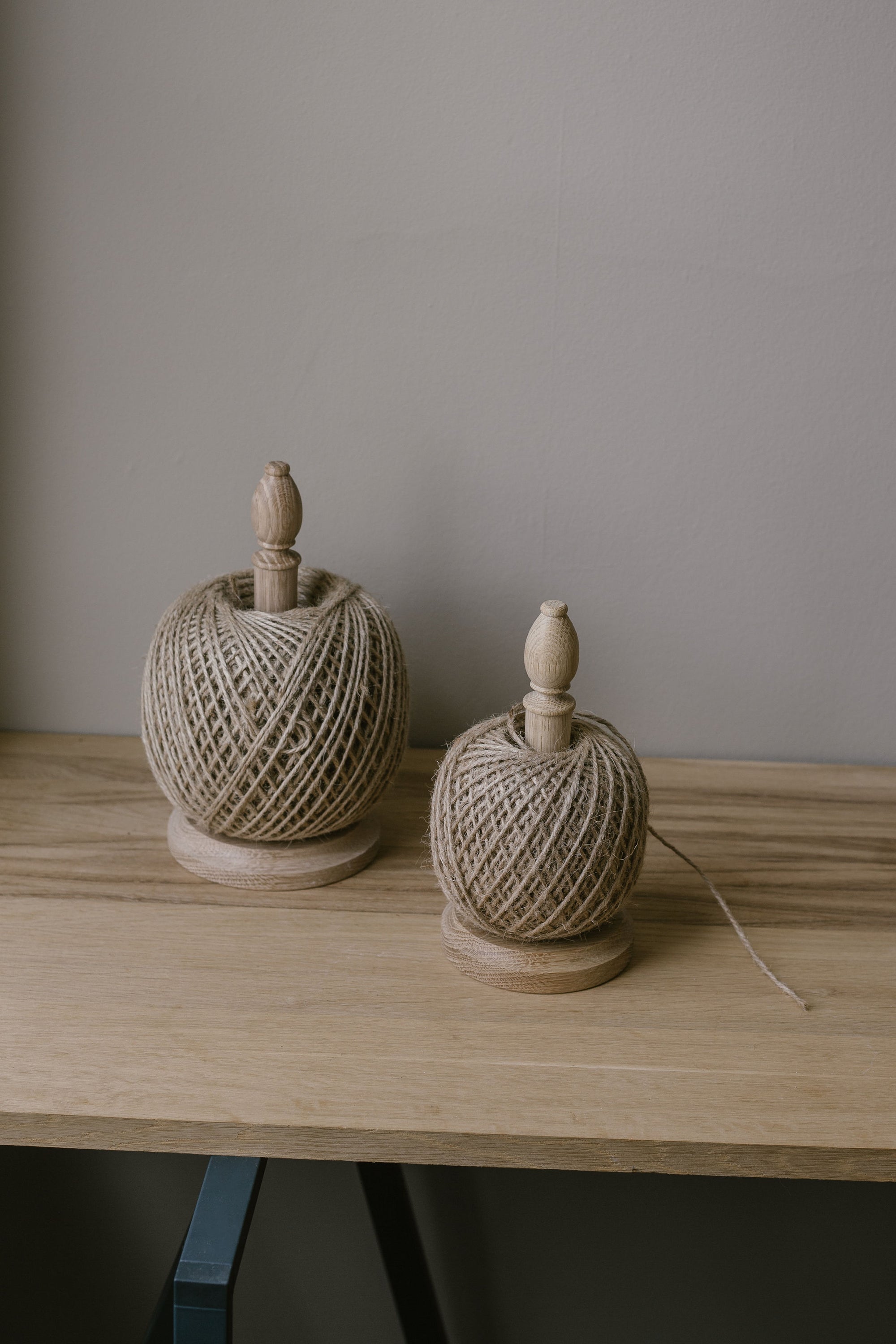 oak twine stand